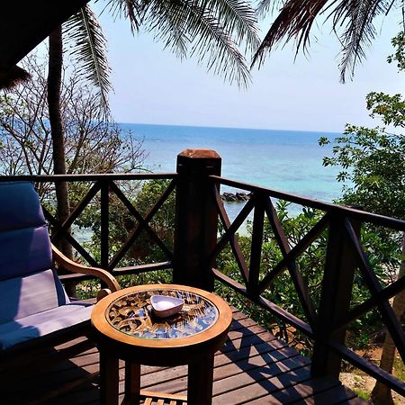 Breve Azurine Lagoon Resort Karimunjawa Exterior foto