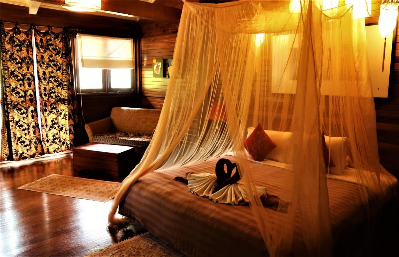 Breve Azurine Lagoon Resort Karimunjawa Exterior foto