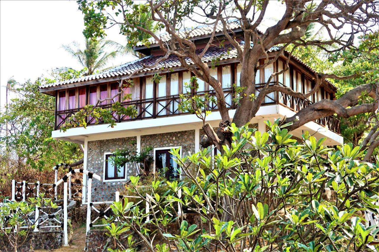 Breve Azurine Lagoon Resort Karimunjawa Exterior foto