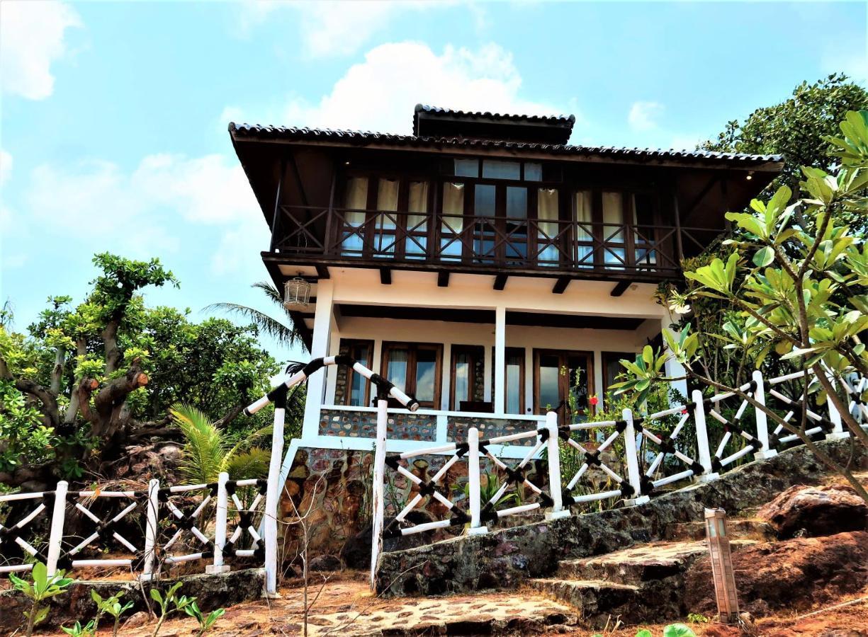Breve Azurine Lagoon Resort Karimunjawa Exterior foto