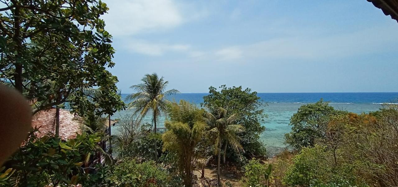 Breve Azurine Lagoon Resort Karimunjawa Exterior foto