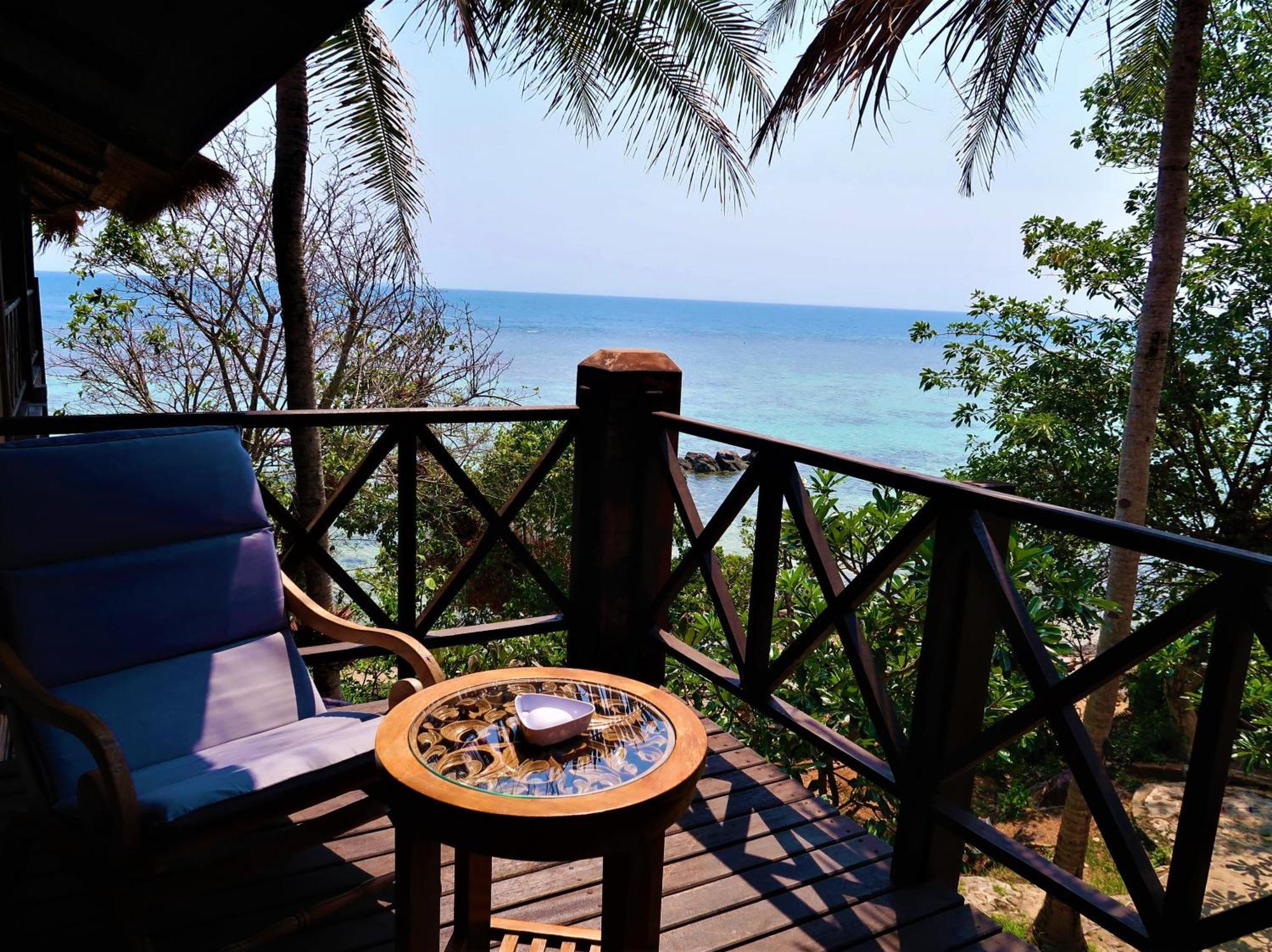 Breve Azurine Lagoon Resort Karimunjawa Exterior foto
