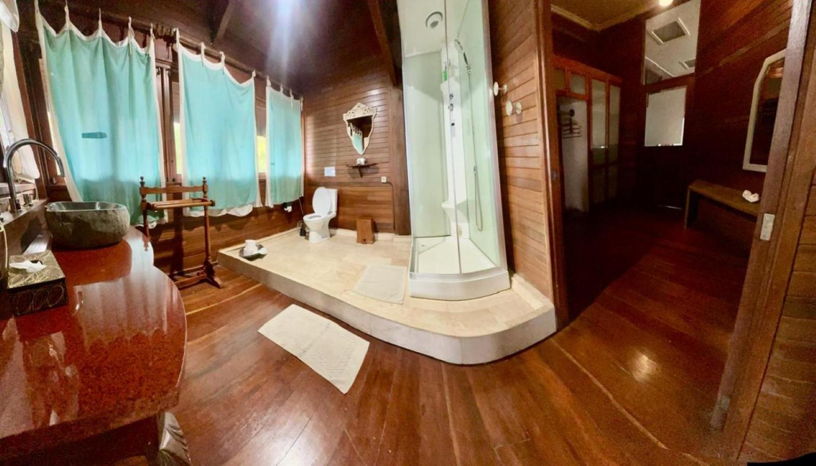 Breve Azurine Lagoon Resort Karimunjawa Exterior foto