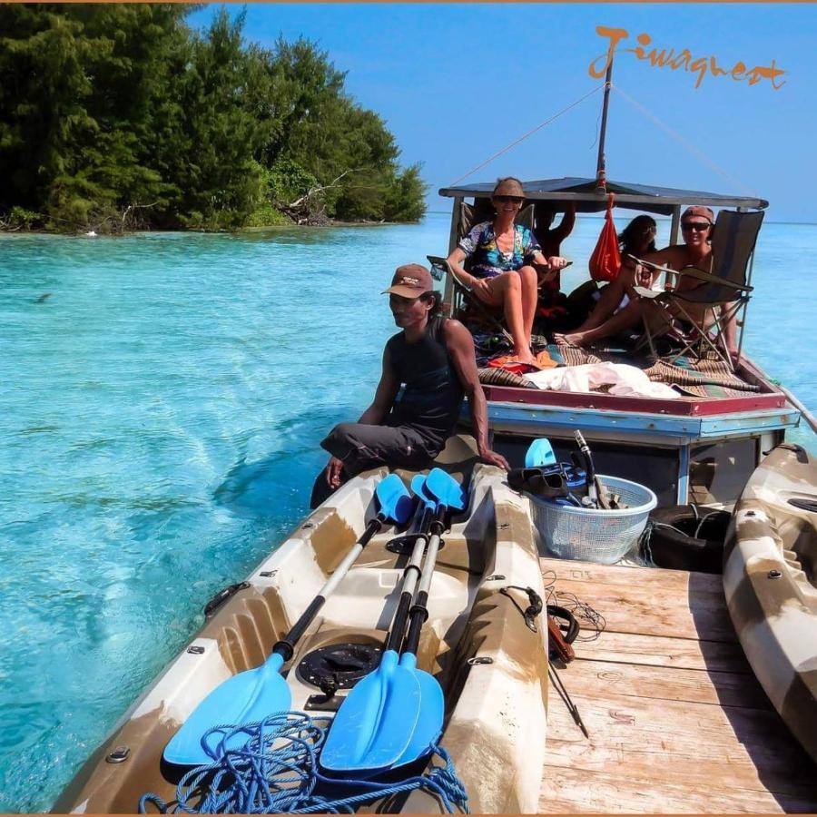 Breve Azurine Lagoon Resort Karimunjawa Exterior foto